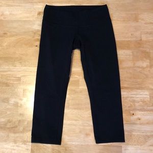Lululemon luon crops, size 6